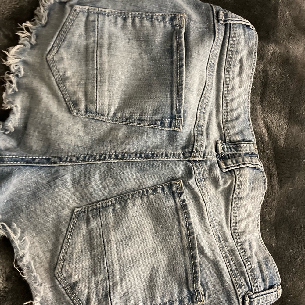 Shorts - Picture 2 of 3